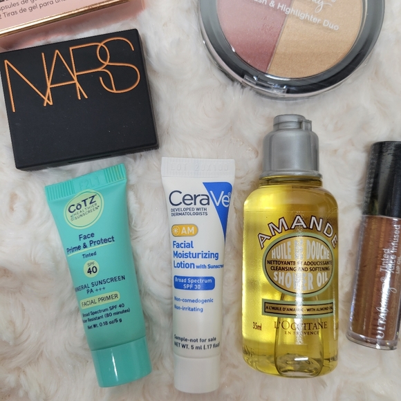 SOLD        Beauty Stocking Stuffers - Picture 7 of 11